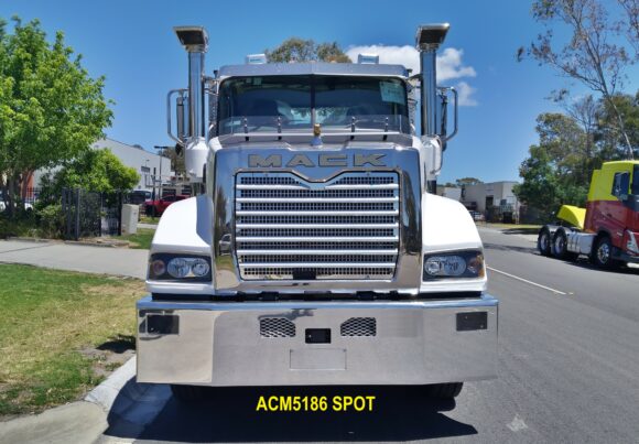 Acm5186 Spot Mack Superliner 08+ Fixed Pin Bumper Without Towhooks 02 Web