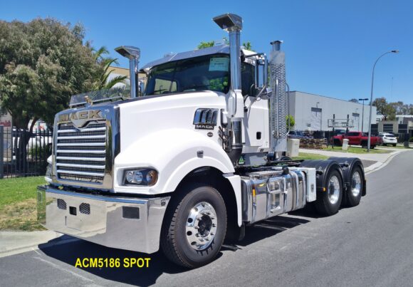 Acm5186 Spot Mack Superliner 08+ Fixed Pin Bumper Without Towhooks 07 Web