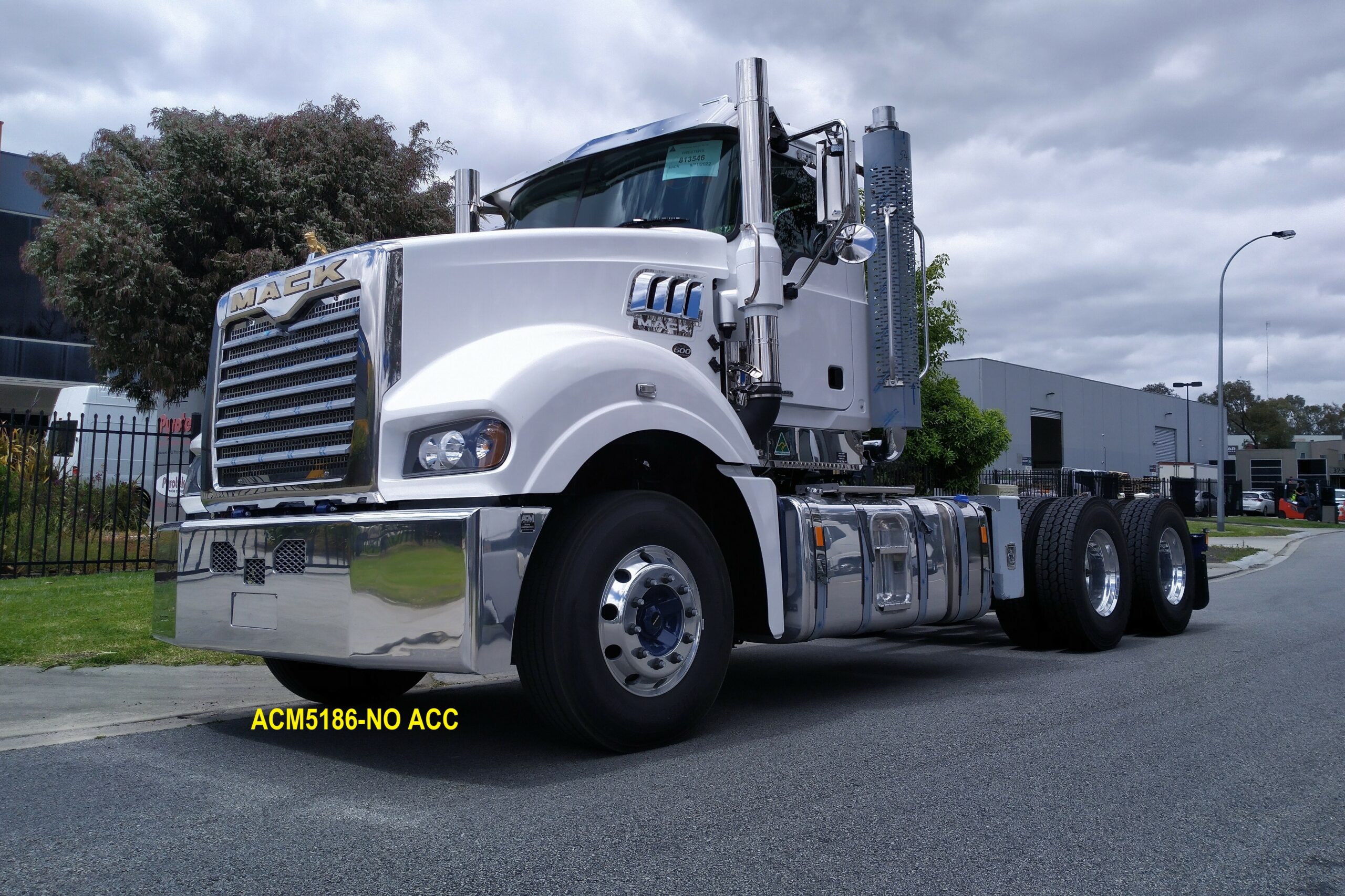 Acm5186 Mack Superliner 08+ Fixed Pin Bumper Without Towhooks 15 Web