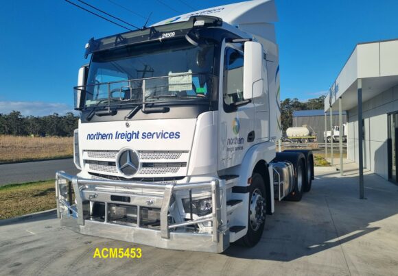 Acm5453 Mercedes Actros 16+ 3 Blade Grille 5a Low Profile Bullbar 04 Web