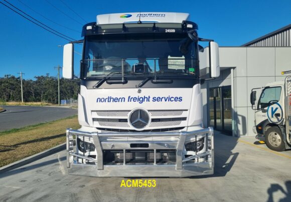 Acm5453 Mercedes Actros 16+ 3 Blade Grille 5a Low Profile Bullbar 05 Web