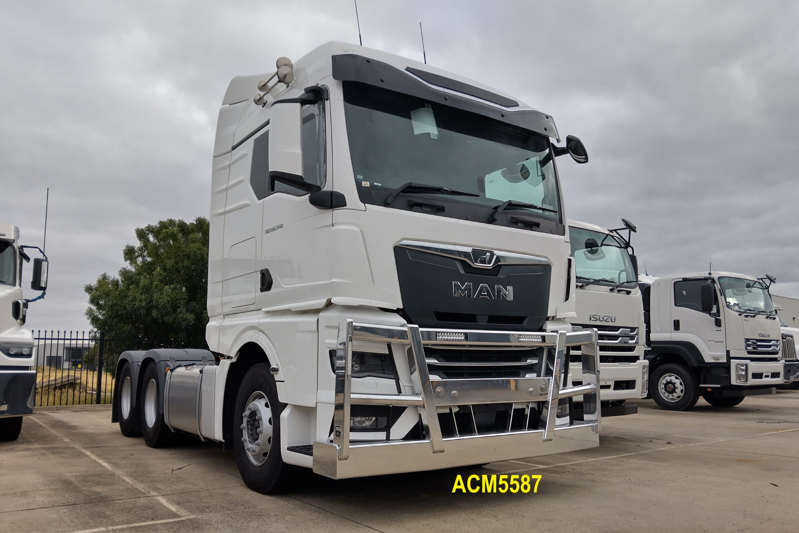 Acm5587 Man Tgx Tg3 22+ 5a Compact Bullbar 10 Web