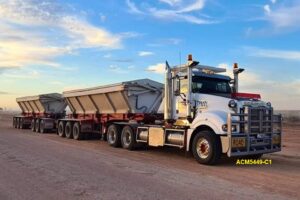 Acm5449c1 Mack Superliner Titan 08+ 5 Post 6a Bullbar 03 Web