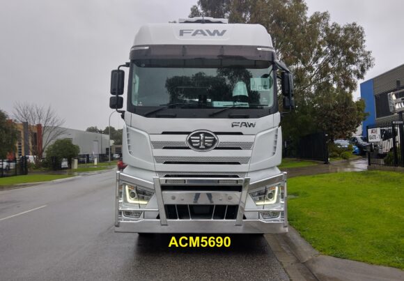 Acm5690 Faw J7 5a Compact Bullbar 03 Webb